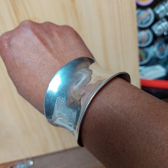 Vintage* -KC (Kenneth Cole) Wide Cuff Silver-tone Bracelet - Picture 2 of 7